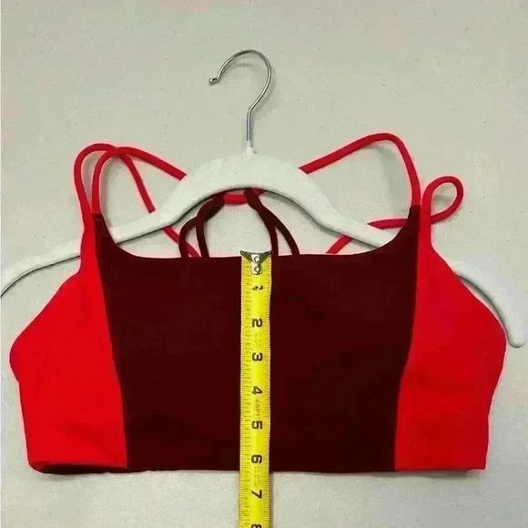 Athleta Two-Tone Red Bra Studio Light Impact A-C Strappy Back VGC Size M - Picture 8 of 10